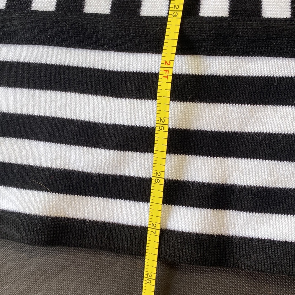 Dress, mini.  Sweater like fabric - Picture 6 of 6